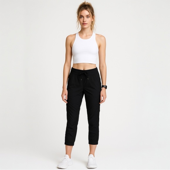 Lululemon Street To Studio Pants 8 Black Cropped Dance Studio Yoga Gym Travel - Picture 1 of 8